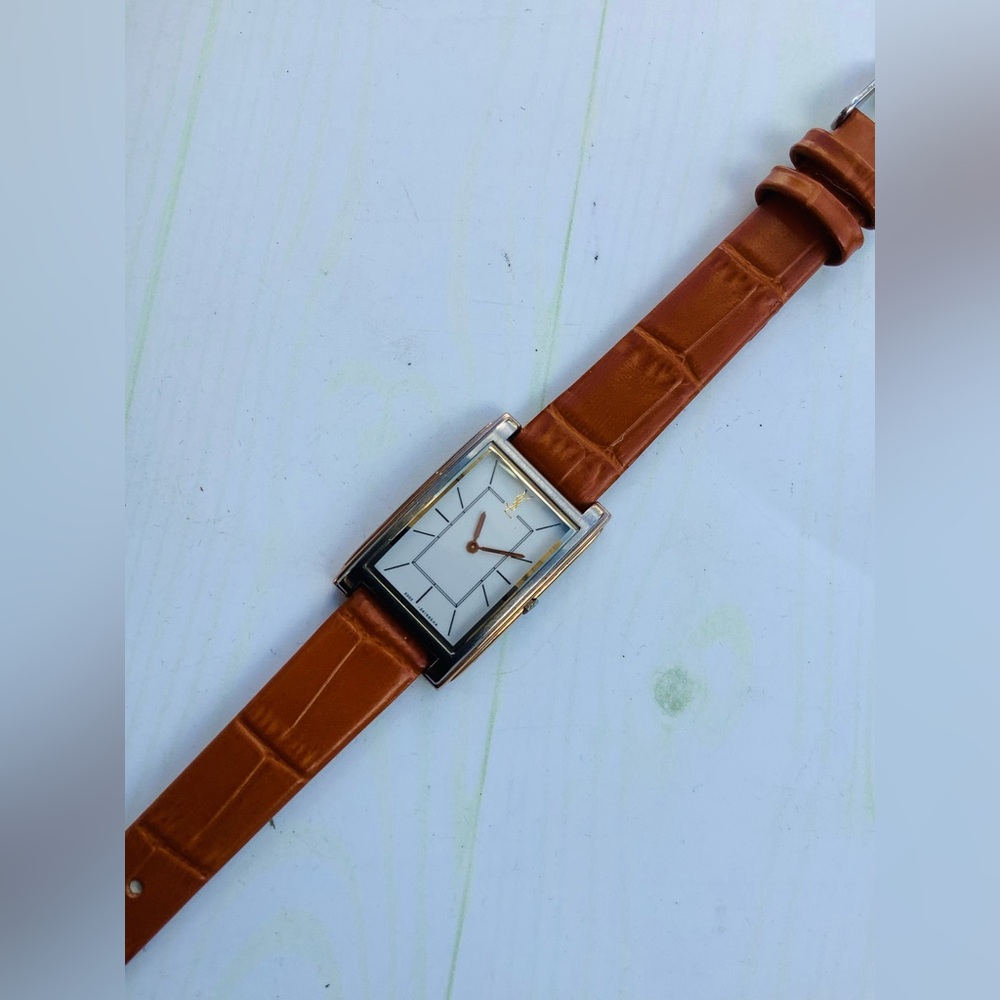 Ladies Yves Saint Laurent wristwatch🌟🌟 - Picture 8 of 11